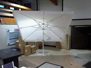 9.5' Patio Umbrella W/Adjustable Base.