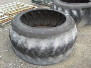 Rubber Tire Bale Feeders. 