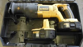 Dewalt 18V Cordless Reciprocating Saw c/w charger and batteries DC385