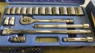 Westward 20 PC 1/2" Drive Socket Set SAE SK 1220