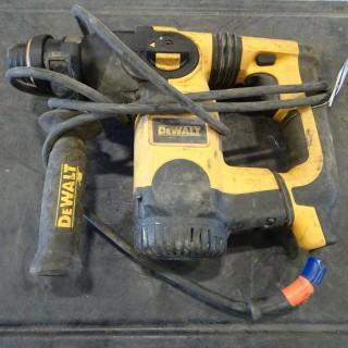 Dewalt L-Shape Hammer Drill 120 V AC # D25313