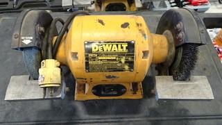 Dewalt 6" Bench Grinder 120 V AC #DW756