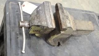 Record 6" Bench Vice