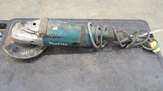 Makita 7" Angle Grinder 120V AC/DC GA7020