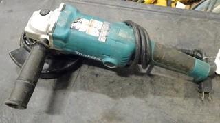 Makita 6" Angle Grinder #GA6020Y 120V Ac/DC