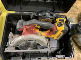 Dewalt 20V Cordless Circular Saw C/w Charger And (2) Batteries