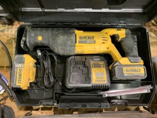 Dewalt 20V Cordless Reciprocating Saw C/w Charger And (2) Batteries