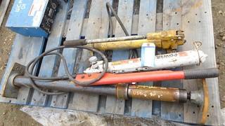 Power Team Hydraulic Rams and Spreader, c/w hydraulic ram