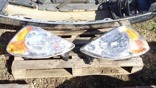 (2) Headlight to fit Nissan Car