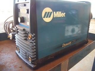 Miller/Dynasty 280 Welder. SN MG430335L