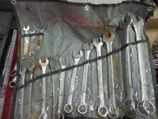 Assorted Wrenches 3/8 to 1 1/4 open/box