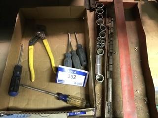 Quantity of Sockets and Pliers