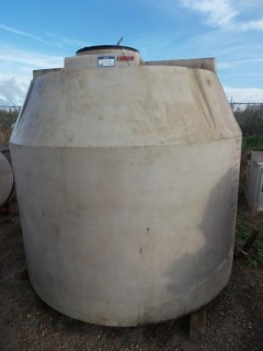 1250 Gal. Poly Tank C/W Pipe