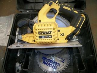 Dewalt 20V Cordless Circular Saw *Note: No Battery*