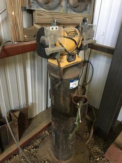 DeWalt DW756 6" Bench Grinder On Stand. 