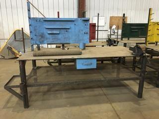 48" X 96" X 36" W/Welding Table W/6" Vise Bottle Stand. 