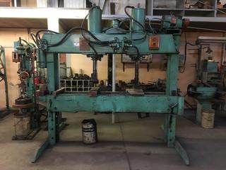 Bells Welding 100 Ton Triple Hydraulic Press, c/w Manure Shear. 