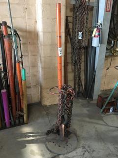 Jack Stand c/w Assorted Chain.