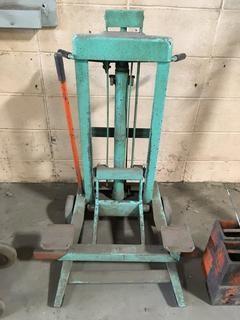 Hydraulic Bumper Jack.
