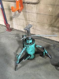 Hydraulic Jack Stand.