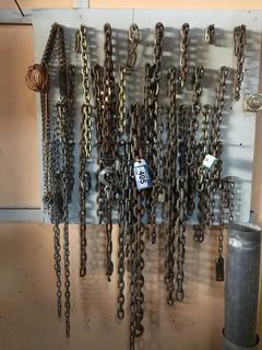 Quantity of Assorted Chains. 