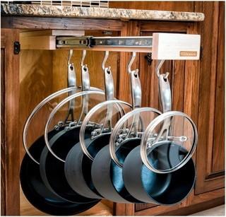 Rev-A-Shelf Glideware 22" Pullout Rack with & Hooks. 