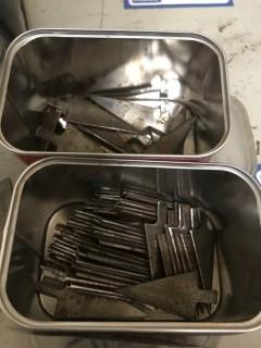 Quantity of Hand Made Arrowheads And Mini Knife.
