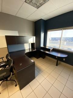 L-Shaped Office Desk C/w  Hutch And Table