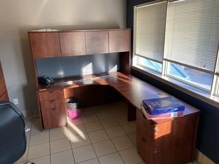  L- Shaped Office Desk C/w Hutch