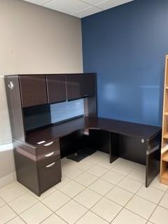 L- Shaped Office Desk C/w Hutch