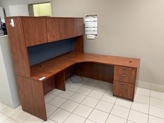 L-Shape Wood Office Desk C/w Hutch