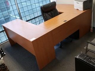U-Shaped Office Desk C/w Leather Adjustable Chair