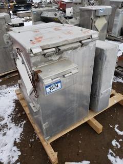 Aluminum Fluid Tank C/w (2) Aluminum Storage Boxes