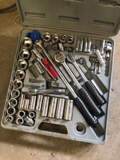 3/8" And 1/2" Incomplete Socket Set