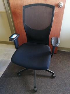 Cloth Task Chair *Note: Damage On Arm Rests*