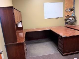 Wood U-Shaped Office Desk C/w Hutch *Note: Buyer Responsible For Load Out*