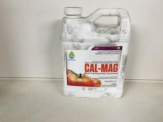 Lot of (4) 32oz Botanicare Cal-Mag Plant Food, (2-0-0).