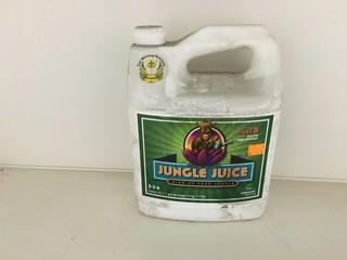 Lot of (2) 4L Advanced Nutrients Jungle Juice Part B Grow, (2-2-6).