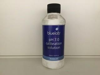 Lot of (6) 250ml Bottles of BlueLab PH 7.0 Calibration Solution.