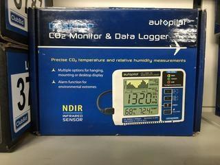 AutoPilot Desktop CO2 Monitor & Data Logger. 