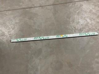 Lot of (8) T5 Green Fluorescent Bulbs.