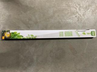 Lot of (4) 36" T5H0 Lighting Kits.