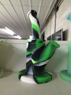 Silicone Bong, Green/Blk/White.
