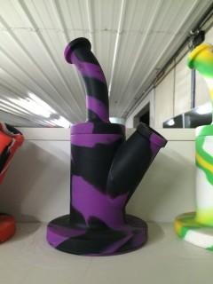 Silicone Bong, Purple/Black.