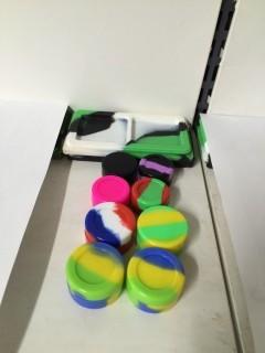 Lot of (1) Concentrate Dab Platforms & (8) Concentrate Jars.