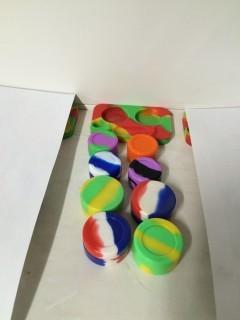 Lot of (1) Concentrate Dab Platforms & (8) Concentrate Jars.