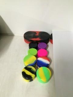 Lot of (1) Concentrate Dab Platforms & (8) Concentrate Jars.