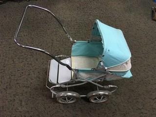 Vintage Doll Carriage.