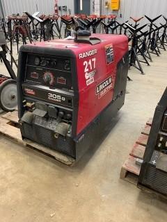 Lincoln Electric 305G Ranger Gas Powered Welder. SN U1140611178