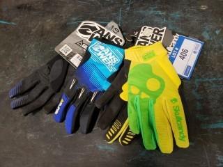 (2) Skull Candy Gloves - Size Medium